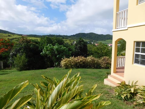 Patio, Facade/entrance, Natural landscape, Garden, Garden view, Mountain view
