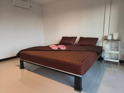 Bed, Bedroom, air conditioner