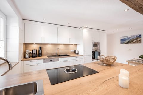 Coffee/tea facilities, Kitchen or kitchenette