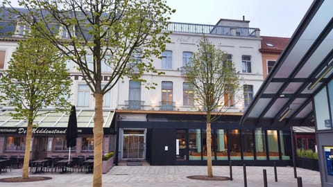 Property building, Facade/entrance