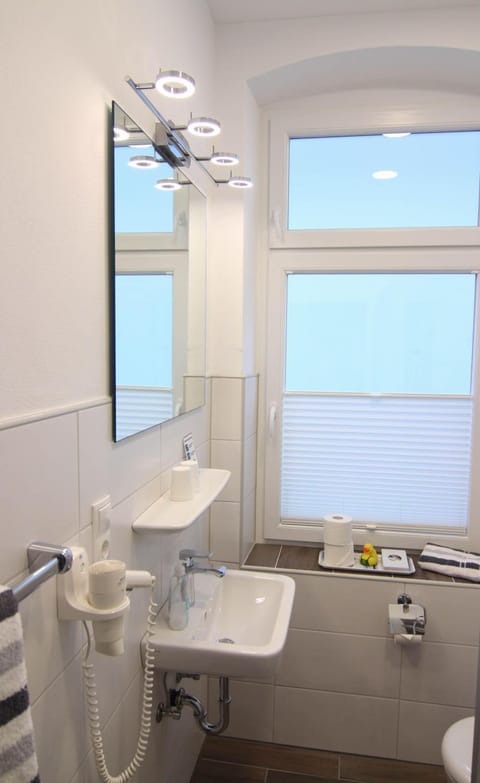 Kapitaenshaus-Lassen-Zimmer-Amistad Bed and Breakfast in Westerland