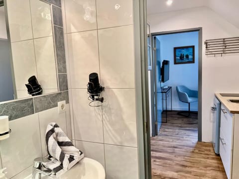 Kapitaenshaus-Lassen-Zimmer-Nes-Puek Bed and Breakfast in Westerland