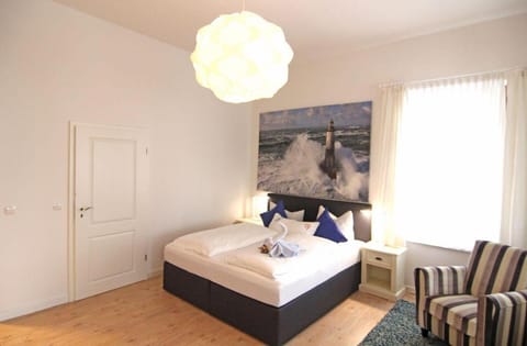 Kapitaenshaus-Lassen-Zimmer-Kapitaen-Blaubaer Bed and Breakfast in Westerland