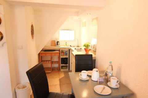 Kapitaenshaus-Lassen-Zimmer-Rosenhaus Bed and Breakfast in Westerland