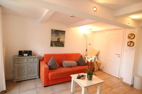 Kapitaenshaus-Lassen-Zimmer-Rosenhaus Bed and Breakfast in Westerland