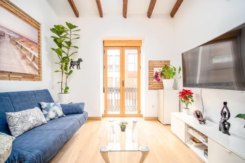 TV and multimedia, Living room, Seating area, locker