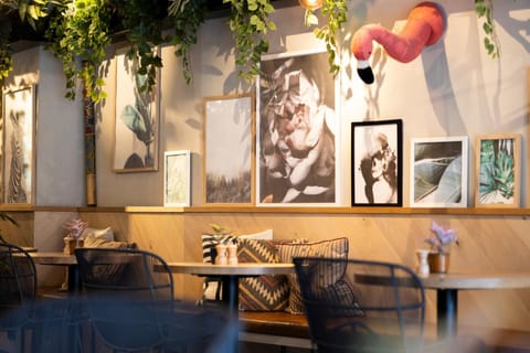 Restaurant/places to eat, Lobby or reception