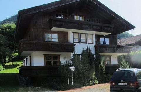 Aalener-Haus-Wohnung-3 Apartment in Oberstdorf