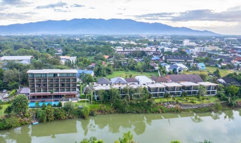 Bird's eye view, River view