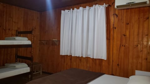 Wood house casa privada House in Angra dos Reis