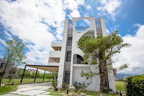 Property building, Facade/entrance