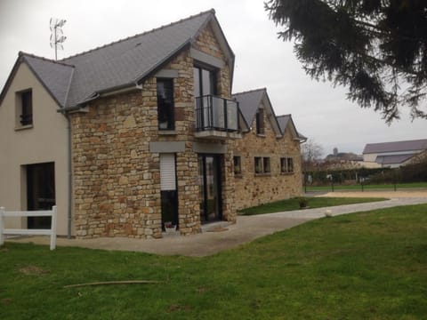 Property building, Garden, Text overlay