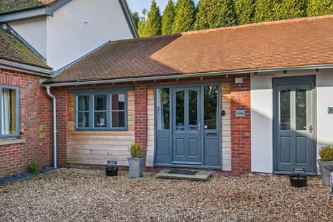 Facade/entrance, Bird's eye view