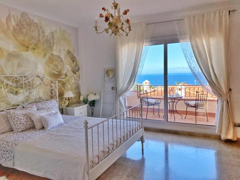 Bed, Bedroom, Sea view
