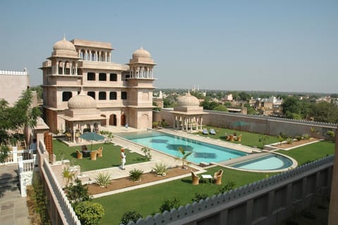 Property building, Facade/entrance, Swimming pool