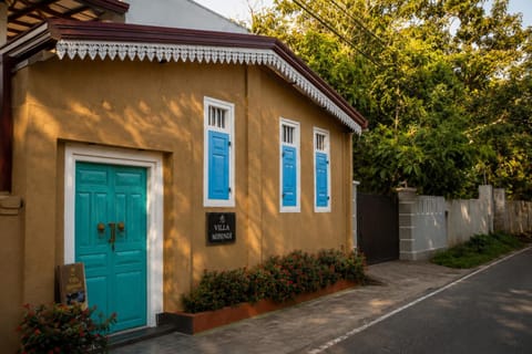 Facade/entrance