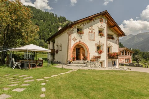 Property building, Garden