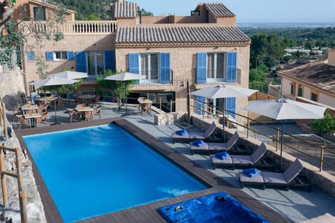 Hot Tub, Swimming pool