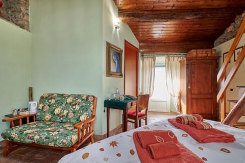 Bed, Spa and wellness centre/facilities, Photo of the whole room, Seating area, Bedroom, Breakfast, Parking