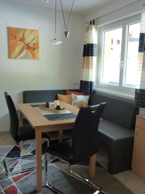 Decorative detail, Dining area