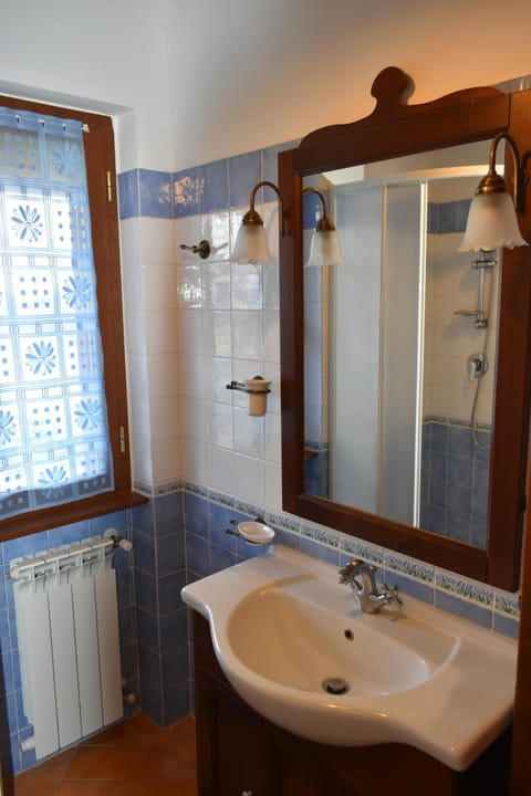 LAGO DI BOLSENA Agriturismo Le Ginestre Farm Stay in Lazio