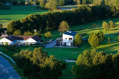 Restaurant/places to eat, Golfcourse