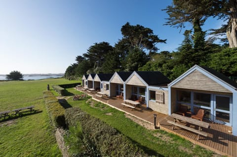 Facade/entrance, Balcony/Terrace