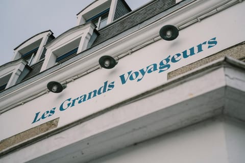 Property building, Restaurant/places to eat, Breakfast