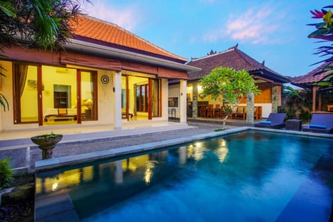 Property building, Pool view, Swimming pool