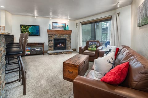 Gold Camp Stamp Mill Condo: On Shuttle Route Apartment in Breckenridge