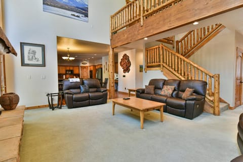 Tranquility House: Spacious Home w/ Hot Tub House in Blue River