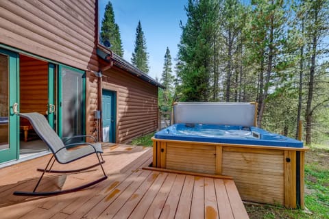 Tranquility House: Spacious Home w/ Hot Tub House in Blue River