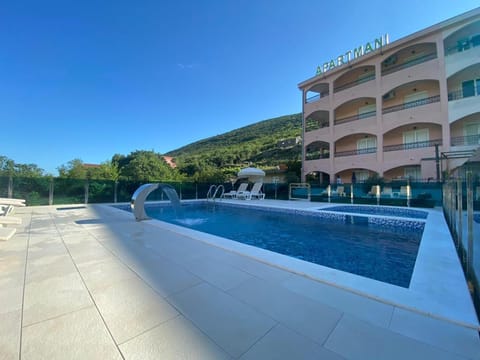 Property building, Swimming pool