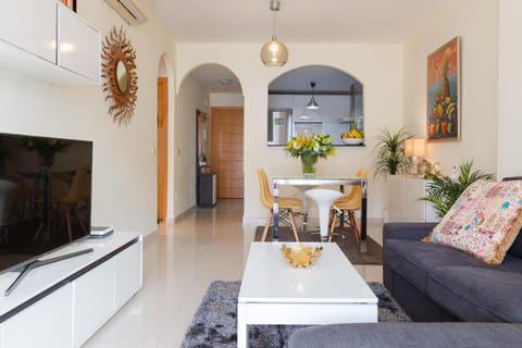 TV and multimedia, Living room, Dining area