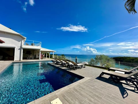 Pool view, Sea view