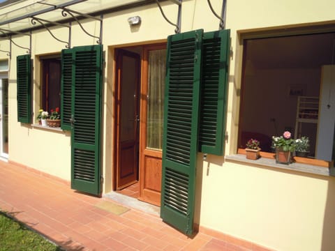 Property building, Spring, Day, Other, Inner courtyard view