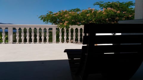 Natural landscape, Balcony/Terrace, Beach, Garden view, Landmark view, Mountain view, Sea view, Sea view