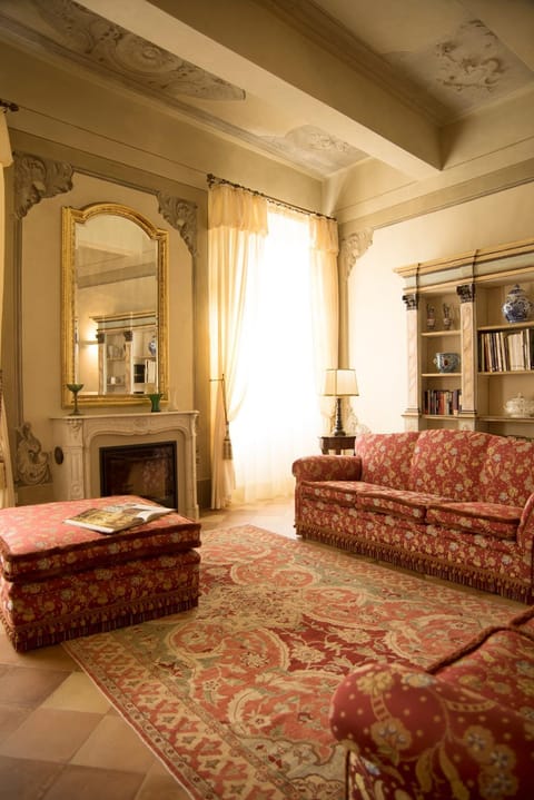 Communal lounge/ TV room