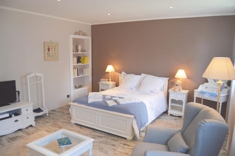 TV and multimedia, Bedroom