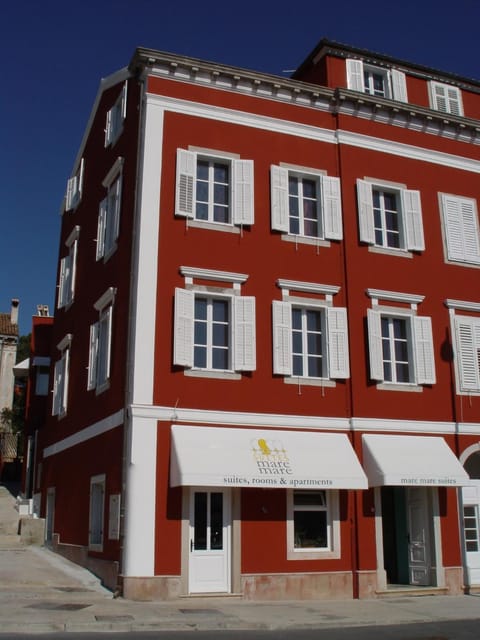 Property building, Day