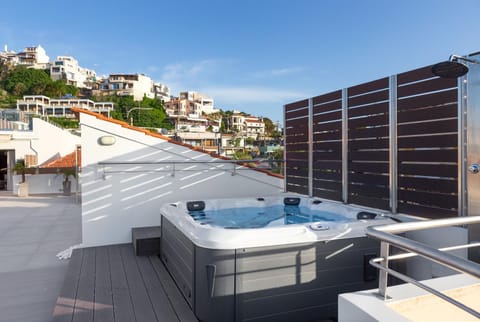 Balcony/Terrace, Swimming pool