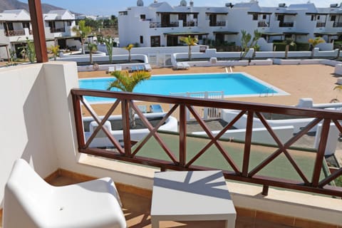 Property building, Balcony/Terrace, Swimming pool