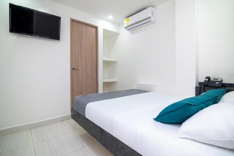 Bathroom, Coffee/tea facilities, Bedroom, internet, air conditioner