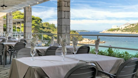Restaurant/places to eat, Sea view