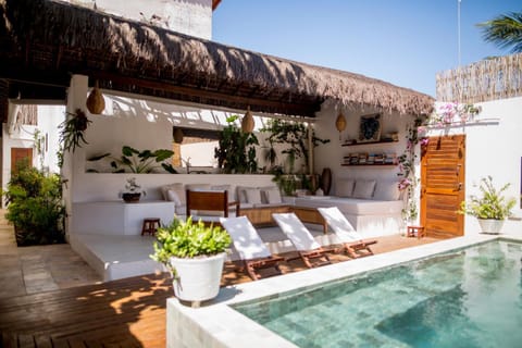 Patio, Living room