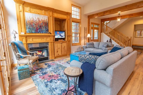 White Wolf Mountain Air Townhome: Elegant Retreat Apartment in Breckenridge