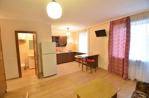 Coffee/tea facilities, Kitchen or kitchenette, Other, Other, Photo of the whole room, Decorative detail, Decorative detail, Dining area