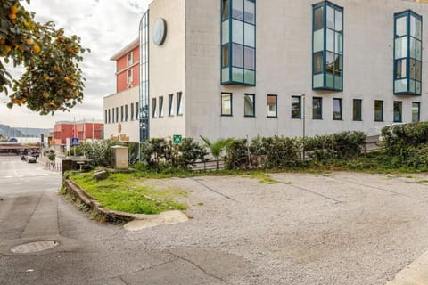 City view, Sea view, Parking
