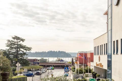 View (from property/room), City view, Sea view, Sea view