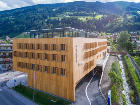 Facade/entrance, Spring, Summer, Hiking, Cycling